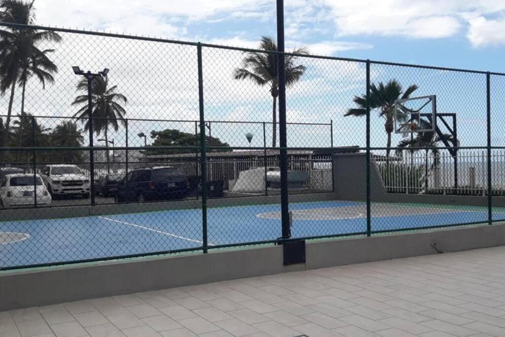 Isla Verde Beachfront With Pool- Near Foxwoods San Juan Exterior photo